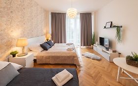 Luxury Apartment In Prime Location